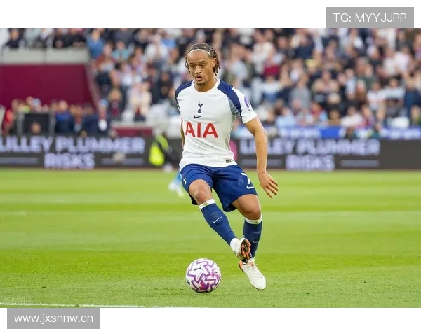 B费与萨拉赫:进攻效率及战术角色对比分析 B费与萨拉赫:进攻效率及战术角色对比分析