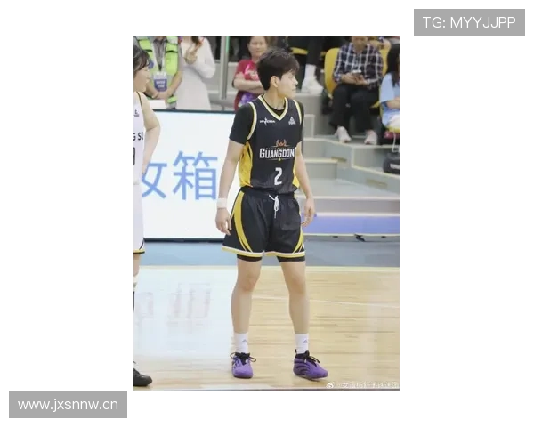 杨舒予私下生活也太低调了，跟赛场上判若两人？