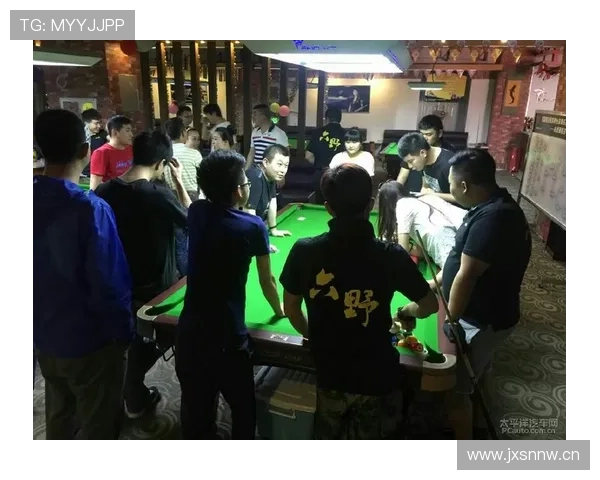 潘晓婷一条动态，客厅像会所，出门像走红毯——我还在数工资